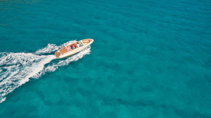 A UNIQUE DAY IN BOAT